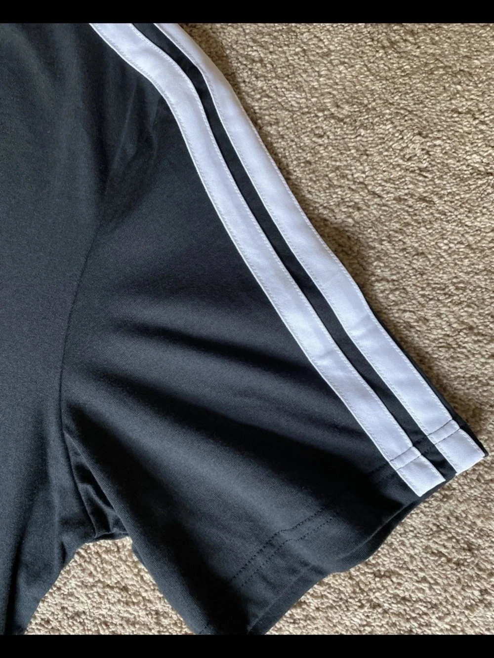 NWT Men’s Adidas Black Short Sleeve Tee with White Stripes.Size Medium